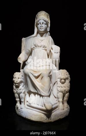 Statue der Großen Göttin, Cybele aus Nicaea in Bithynien (Iznik). 2. Jahrhundert CE. Istanbul Archäologisches Museum, Türkei. Stockfoto