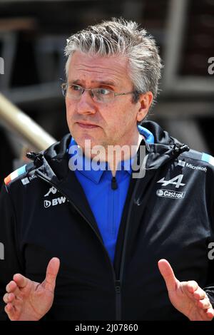 Sakhir, Bahrain. 17. März 2022. Vorbereitungen für den Großen Preis von Bahrain. Pat Fry (GBR) Alpine F1 Team Chief Technical Officer. Großer Preis von Bahrain, Donnerstag, 17.. März 2022. Sakhir, Bahrain. Quelle: James Moy/Alamy Live News Stockfoto