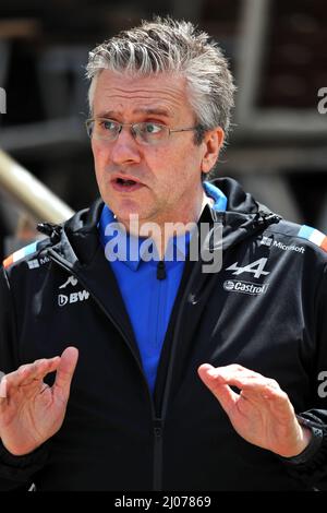Sakhir, Bahrain. 17. März 2022. Vorbereitungen für den Großen Preis von Bahrain. Pat Fry (GBR) Alpine F1 Team Chief Technical Officer. Großer Preis von Bahrain, Donnerstag, 17.. März 2022. Sakhir, Bahrain. Quelle: James Moy/Alamy Live News Stockfoto