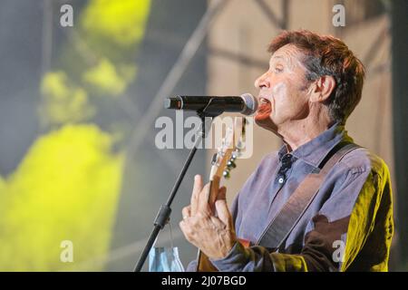 Gianni Morandi al Concerto Gli Invisibili, Piazza Grande, Bologna, 12/09/2020 Stockfoto