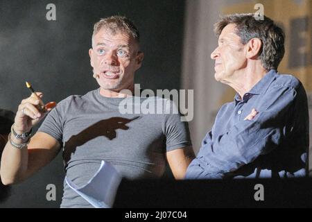 Gianni Morandi al Concerto Gli Invisibili, Piazza Grande, Bologna, 12/09/2020 Stockfoto