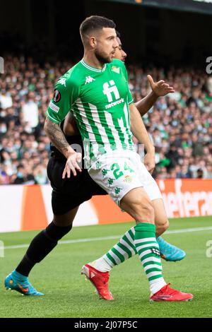 Sevilla, Spanien. 09h, März 2022. Aitor Ruibal (24) von Real Betis während des UEFA Europa League-Spiels zwischen Real Betis und Eintracht Frankfurt im Estadio Benito Villamarin in Sevilla. (Bildnachweis: Gonzales Photo - Mario Diaz Rasero). Stockfoto