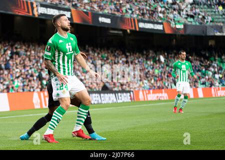 Sevilla, Spanien. 09h, März 2022. Aitor Ruibal (24) von Real Betis während des UEFA Europa League-Spiels zwischen Real Betis und Eintracht Frankfurt im Estadio Benito Villamarin in Sevilla. (Bildnachweis: Gonzales Photo - Mario Diaz Rasero). Stockfoto