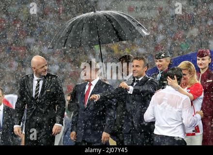 FIFA PrŠsident Gianni Infantino PrŠsident Russland Wladimir Putin Frankreich PrŠsident Emmanuel Macron Kroatien PrŠsidentin Kolinda Grabar-Kitarovic Finale Weltmeisterschaftsfinale Frankreich - Kroatien 4:2 15.7.2018 im Luzhniki Stadion Moskau Fußball Weltmeisterschaft Russland 2018 FIFA World Cup Russia 2018 © diebilderwelt / Alamy Stock Stockfoto