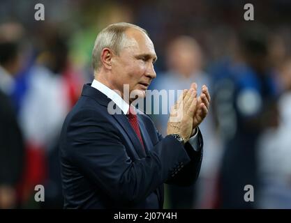 PrŠsident Russland Wladimir Putin WM Finale Frankreich - Kroatien 4:2 Finale der Fußballweltmeisterschaft in Moskauer Luzhniki Stadium Fussball Weltmeisterschaft Russland 2018 FIFA World Cup Russia 2018 © diebilderwelt / Alamy Stock Stockfoto