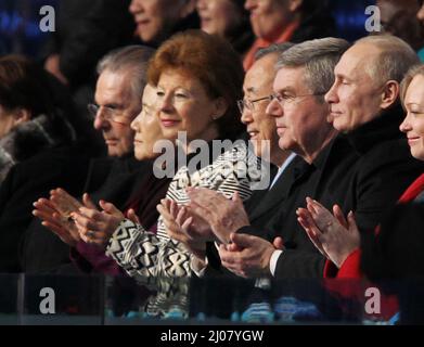 Eröffnungsfeier sotschi 2014 Eršffnungsfeier ERoeffnungsfeier IOC-Präsident Dr. Thomas Bach mit Präsident Wladimir Putin © diebilderwelt / Alamy Stock Stockfoto