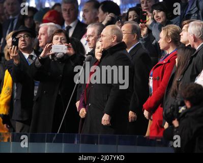 Eröffnungsfeier sotschi 2014 Eršffnungsfeier ERoeffnungsfeier Präsident Wladimir Putin eršffnet die olympischen Spiele Eröffnung der olympischen Spiele . © diebilderwelt / Alamy Stock Stockfoto