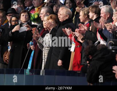 Eröffnungsfeier sotschi 2014 Eršffnungsfeier ERoeffnungsfeier Präsident Wladimir Putin eršffnet die olympischen Spiele Eröffnung der olympischen Spiele . © diebilderwelt / Alamy Stock Stockfoto