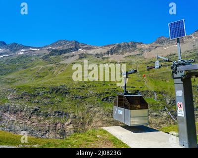 Seilbahn zur Ramolhaus Hütte. Hauptsächlich zur Versorgung der Hütte verwendet. Ötztaler Alpen im Naturpark Ötztal in der Nähe von Obergurgl. Europa, Österreich, T Stockfoto