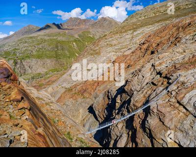 Brücke Piccard Brücke in der Nähe des Gurgler Ferner Gletschers. Die Brücke war wegen des zurückziehenden Gurgler Fanner notwendig, da der alte Weg die Oberfläche nutzte Stockfoto