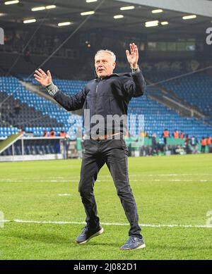 Jubilationstrainer Christian STREICH (FR) Fußball DFB Pokal Viertelfinale, VfL Bochum (BO) - SC Freiburg (FR) 1:2 aet, am 2.. März 2022 in Bochum/Deutschland. Â Stockfoto