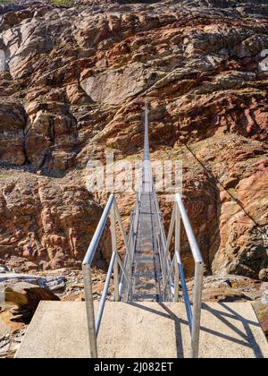 Brücke Piccard Brücke in der Nähe des Gurgler Ferner Gletschers. Die Brücke war wegen des zurückziehenden Gurgler Fanner notwendig, da der alte Weg die Oberfläche nutzte Stockfoto