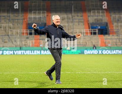 Jubilationstrainer Christian STREICH (FR) Fußball DFB Pokal Viertelfinale, VfL Bochum (BO) - SC Freiburg (FR) 1:2 aet, am 2.. März 2022 in Bochum/Deutschland. Â Stockfoto