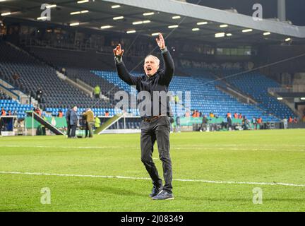 Jubilationstrainer Christian STREICH (FR) Fußball DFB Pokal Viertelfinale, VfL Bochum (BO) - SC Freiburg (FR) 1:2 aet, am 2.. März 2022 in Bochum/Deutschland. Â Stockfoto