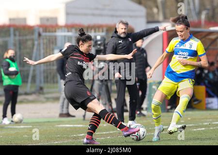 Mailand, Italien. 12. März 2022. Italien, Mailand, 13 2022. märz: Laura Fusetti (Mailänder Verteidigerin) beim Fußballspiel AC MILAN gegen JUVENTUS, SF 1. Leg Coppa Italia Women im Vismara Center (Bild: © Fabrizio Andrea Bertani/Pacific Press via ZUMA Press Wire) Stockfoto