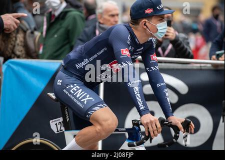 Magenta, Italien. 16. März 2022. Kristian Sbaragli (Alpecin-Fenix) während der Ausgabe 103. von Milano-Torino, Street Cycling in Magenta, Italien, März 16 2022 Quelle: Independent Photo Agency/Alamy Live News Stockfoto