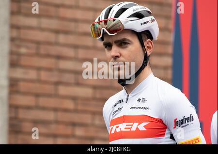 Magenta, Italien. 16. März 2022. Tony Gallopin (Trek-Segafredo) während der Ausgabe 103. von Milano-Turin, Street Cycling in Magenta, Italien, März 16 2022 Quelle: Independent Photo Agency/Alamy Live News Stockfoto