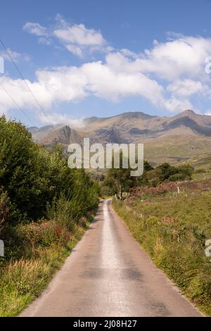 Straße durch die Gap of Dunloe, County Kerry, Irland Stockfoto