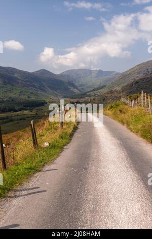 Straße durch die Gap of Dunloe, County Kerry, Irland Stockfoto