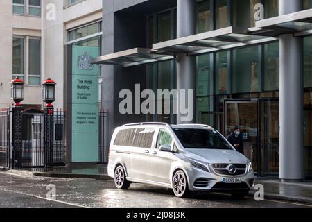 Allgemeine Ansicht der Rolls Building, Business and Property Courts of England & Wales, wo High Court Fälle – schwere oder hochkarätige Straf- oder Zivilsachen Stockfoto