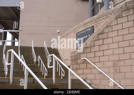 Gallowgate Stand, St James' Park, Heimstadion des Fußballclubs Newcastle United. Stockfoto