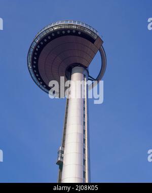 FARO CONSTRUIDO EN 1992 PARA CONMEMORAR LA CAPITALIDAD EUROPEA DE LA CULTURA. AUTOR: PEREZ ARROYO SALVADOR. LAGE: FARO DE MONCLOA. MADRID. SPANIEN. Stockfoto