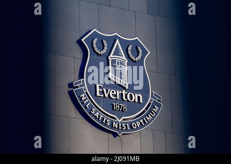 Liverpool, Großbritannien. 17. März 2022. Evertons Wappen im Goodison Park. In Liverpool, Vereinigtes Königreich am 3/17/2022. (Foto von Craig Thomas/News Images/Sipa USA) Quelle: SIPA USA/Alamy Live News Stockfoto