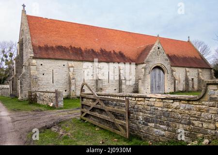 Großbritannien, England, Somerset, Pilton Village. Die Tithe Barn aus dem 12.. Jahrhundert wurde von Michael Evis vom Worthy Farm & Glastonbury Festival restauriert. Stockfoto