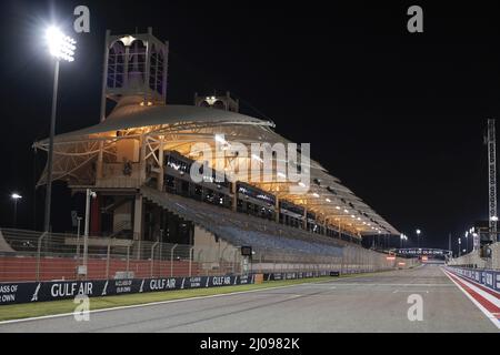 Sakhir, Bahrain. 17. März 2022. Atmosphäre auf dem Bahrain Circuit während des Formel 1 Gulf Air Bahrain Grand Prix 2022, 1. Runde der FIA Formel 1 Weltmeisterschaft 2022, auf dem Bahrain International Circuit, vom 18. Bis 20. März 2022 in Sakhir, Bahrain - Foto: Xavi Bonilla/DPPI/LiveMedia Kredit: Independent Photo Agency/Alamy Live News Stockfoto