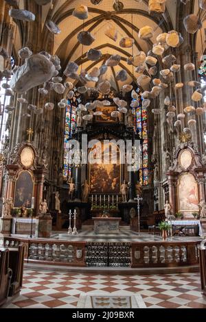 Hochaltar mit Tobias Pocks 'die Steinigung des heiligen Stephanus' (1640-47) Stephansdom, Wien, Österreich, 22. Mai 2019. Stockfoto