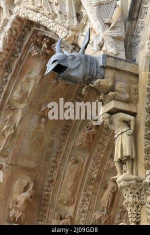 Gargouille. Cathédrale de Reims. Champagne-Ardenne. La Marne. Frankreich. / Gargoyle. Kathedrale Von Reims. Frankreich. Stockfoto