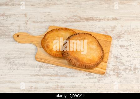 Anden-Pastellitos, venezolanische Pastellitos oder Käsekuchen sind kleine gebratene Gebäck-Empanadas Stockfoto