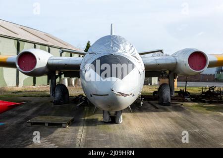 York.Yorkshire.Vereinigtes Königreich.Februar 16. 2022.im Yorkshire Air Museum ist ein englischer Düsenbomber mit Düsenantrieb von Canberra zu sehen Stockfoto