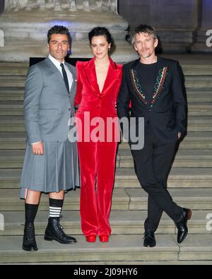 London, Großbritannien. 17. März 2022. Oscar Isaac, May Calamawy und Ethan Hawke kommen am Donnerstag, den 17. März 2022, bei der Special Screening of Moon Knight im British Museum an.Quelle: Julie Edwards/Alamy Live News Stockfoto