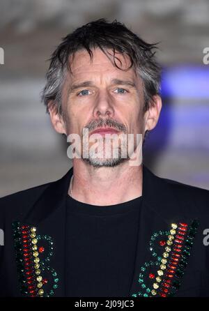 17.. März 2022. London, Großbritannien Ethan Hawke bei der Special Screening of Marvel Studios Moon Knight, The British Museum, London. Photo Copyright: Doug Peters/EMPICS/Alamy Live News Stockfoto