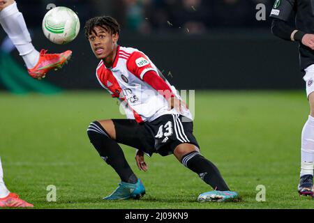 Rotterdam, Niederlande. 17. März 2022. ROTTERDAM, NIEDERLANDE - 17. MÄRZ: Mimeirhel Benita von Feyenoord Rotterdam während des UEFA Conference League-Spiels zwischen Feyenoord und FK Partizan in de Kuip am 17. März 2022 in Rotterdam, Niederlande (Foto von Peter Lous/Orange Picics) Credit: Orange Pics BV/Alamy Live News Stockfoto