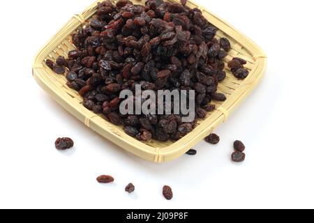 Rosinen auf weißem Hintergrund Stockfoto