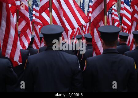 Nach 2 Jahren ohne St. Patricks Day Parade in NYC, wegen COVID . die New York City Parade ist zurückgekehrt. Stockfoto