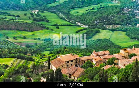 Castiglione d'Orcia (auch bekannt als Rocca di Tentennano) auf dem Hügel, Provinz Siena, Toskana, Italien Stockfoto