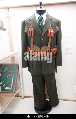 Museum von Jugoslawien: Gedenkzentrum - Josip Broz Tito Fund. Jagdkleidung und Jagdausrüstung von Josip Broz Tito. Belgrad, Serbien. Stockfoto