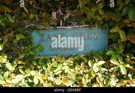 Santa Clarita, California, USA 17. March 2022 Zane Grey Garden im Eternal Valley Memorial Park am 17. März 2022 in Santa Clarita, Kalifornien, USA. Foto von Barry King/Alamy Stockfoto Stockfoto