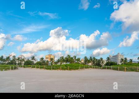 Miami, USA - 10. September 2019: Wege zum Strand in Miami South Beach in Florida Stockfoto