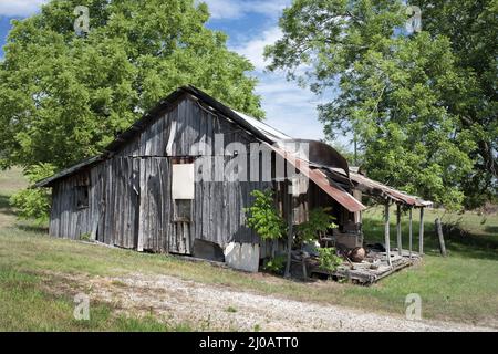 Altes Haus mit Veranda Stockfoto