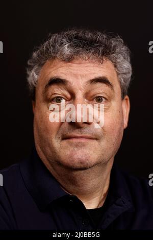 Potsdam, Deutschland. 17. März 2022. Gerd Nefzer, deutscher Spezialeffektkünstler, in einem Studio in Potsdam-Babelsberg. Quelle: Carsten Koall/dpa/Alamy Live News Stockfoto