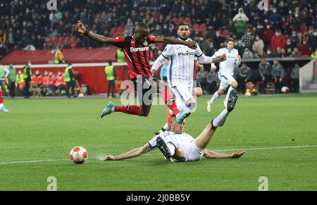 Leverkusen, Deutschland. 17. Mär, 2022. firo : 03/17/2022 Fußball: UEFA Euro League Europe, Saison 2021/2022, Bayer Leverkusen - Atalanta Bergamo Duels, Moussa Diaby Credit: dpa/Alamy Live News Stockfoto