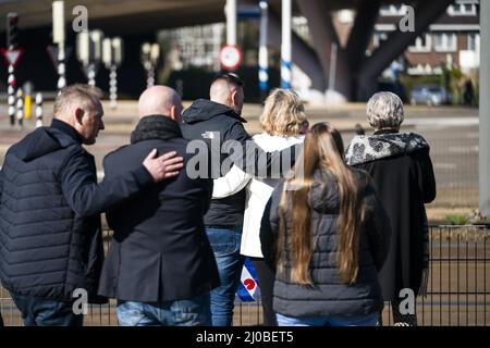 UTRECHT - Utrecht herdenkt de tramaanslag door Gokmen T. van drie jaar geleden, waarbij vier mensen overleden. De afgelopen twee herdenkingen waren kleinschalig door de coronamaatregelen. Dit jaar mag er publiek bij zijn. ANP JEROEN JUMELET Stockfoto