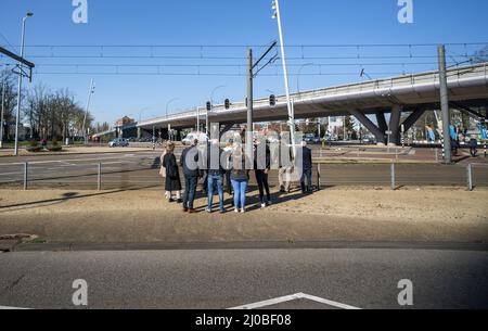 UTRECHT - Utrecht herdenkt de tramaanslag door Gokmen T. van drie jaar geleden, waarbij vier mensen overleden. De afgelopen twee herdenkingen waren kleinschalig door de coronamaatregelen. Dit jaar mag er publiek bij zijn. ANP JEROEN JUMELET Stockfoto