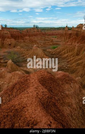 Dürre rot orange Sand Stein Felsformation in Tatacoa Wüste, Huila Stockfoto