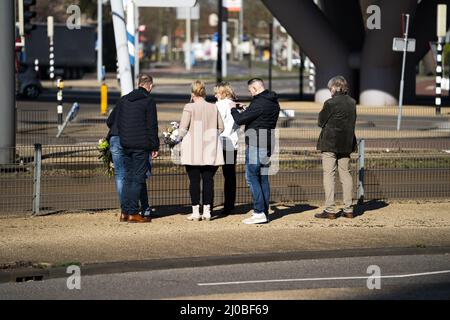 UTRECHT - Utrecht herdenkt de tramaanslag door Gokmen T. van drie jaar geleden, waarbij vier mensen overleden. De afgelopen twee herdenkingen waren kleinschalig door de coronamaatregelen. Dit jaar mag er publiek bij zijn. ANP JEROEN JUMELET Stockfoto