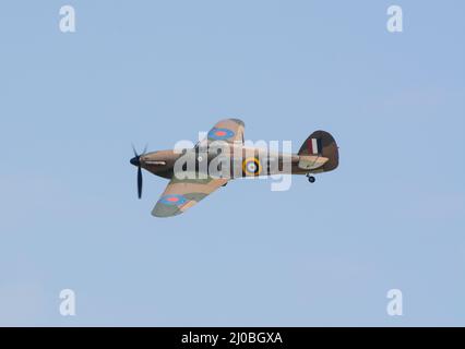 Headcorn, Kent Großbritannien - Juli 1. 2018 das Kampfflugzeug „The Hirm WW2“ fliegt auf einer Flugschau über Kent. Stockfoto